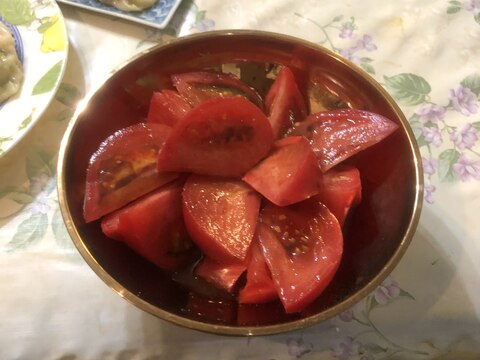 トマトの甘いサラダ